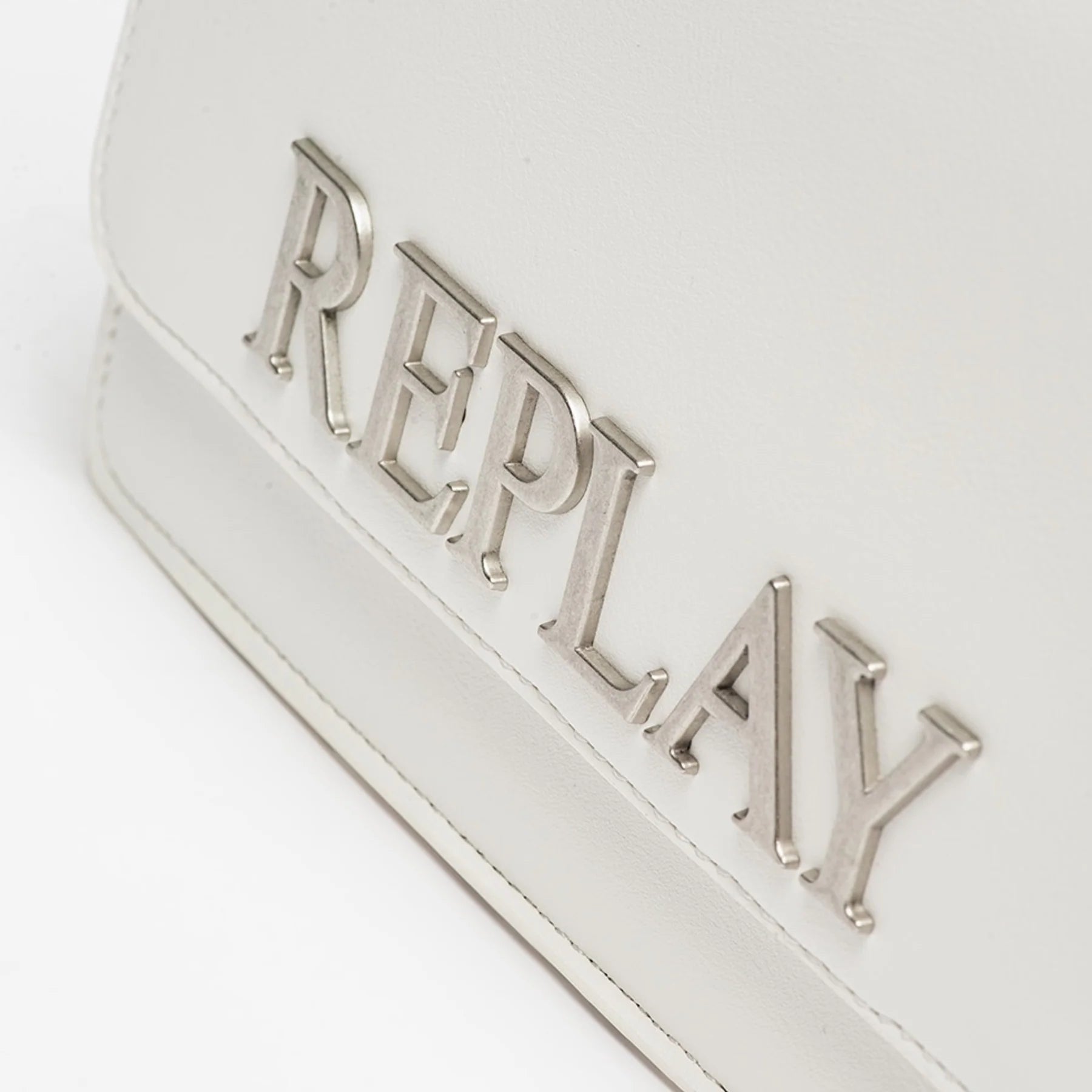Дамска бяла чанта Replay Women Shoulder Bag FW3000.001.A0362B Close-Up