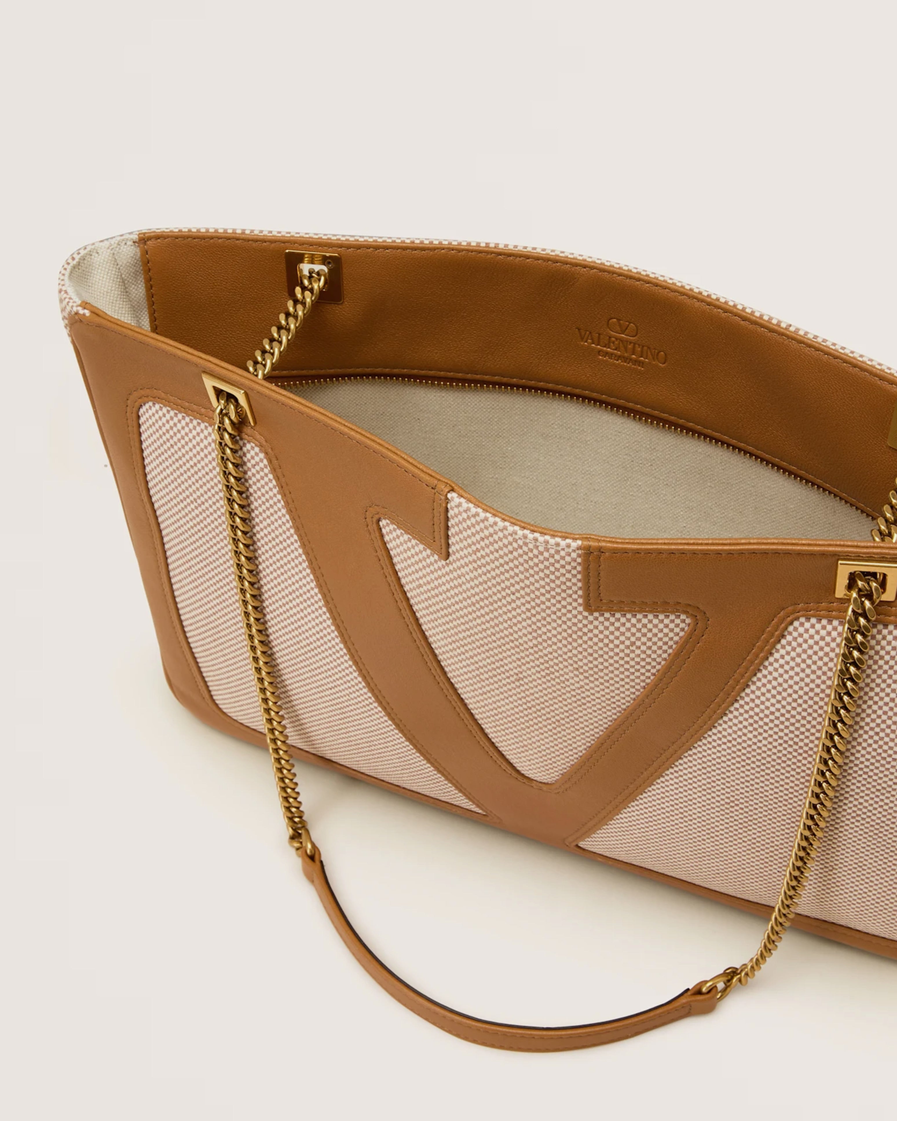 Дамска луксозна чанта Women’s canvas tote bag Valentino Garavani Viva Superstar Large B0R13GLR9QR Naturale-Tobacco/Spice inside view