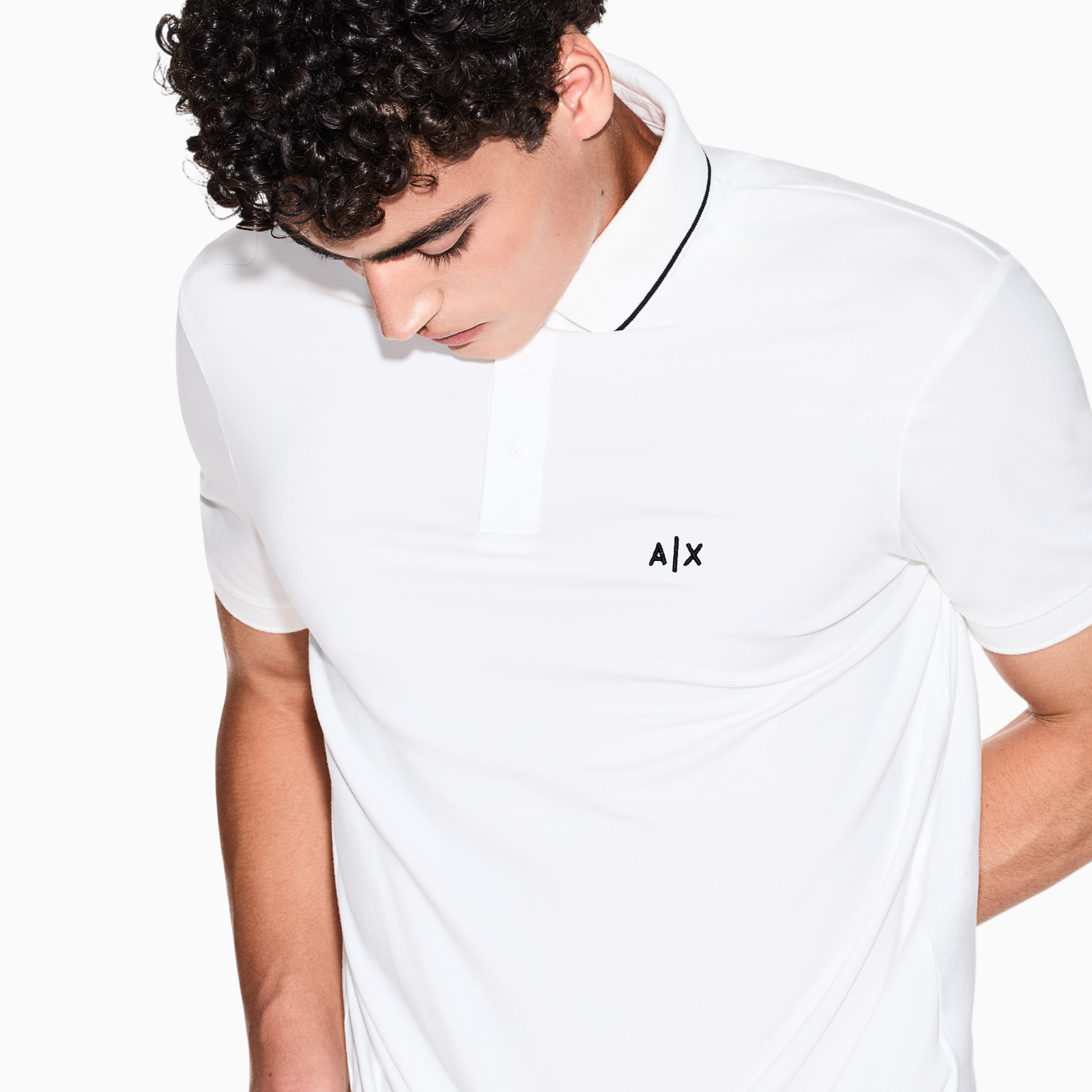 Мъжка бяла поло тениска Armani Exchange Men Polo XM001289 AF10363 U0009 Close-Up