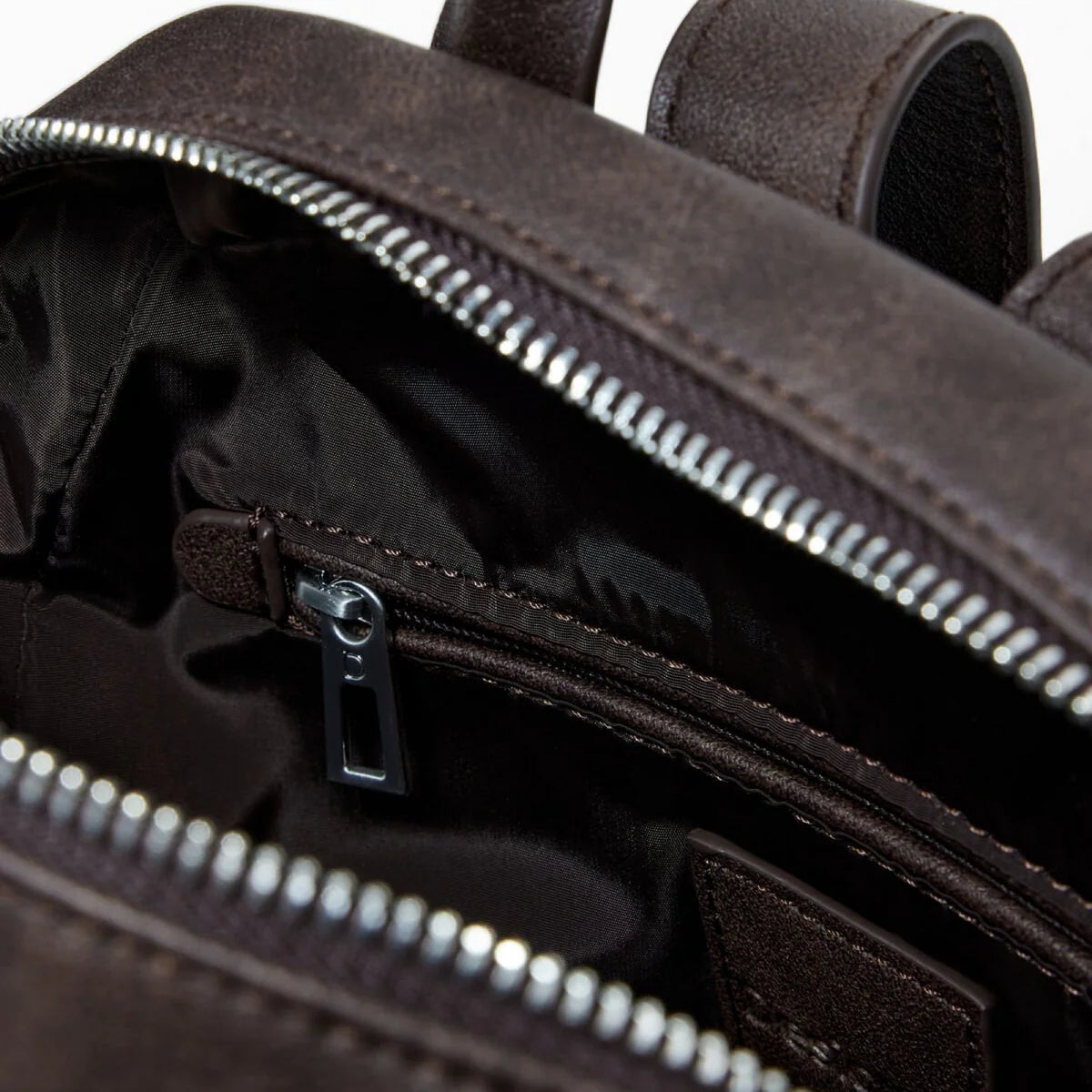 Дамска кафява чанта Desigual Women Rucksack 25WAKP22 6009 Close-Up