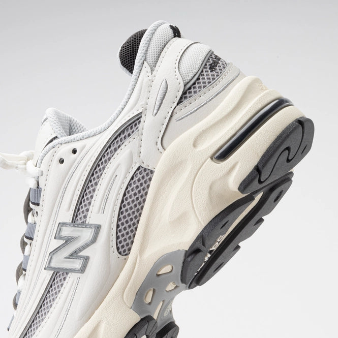 New Balance 1000 дамски маратонки