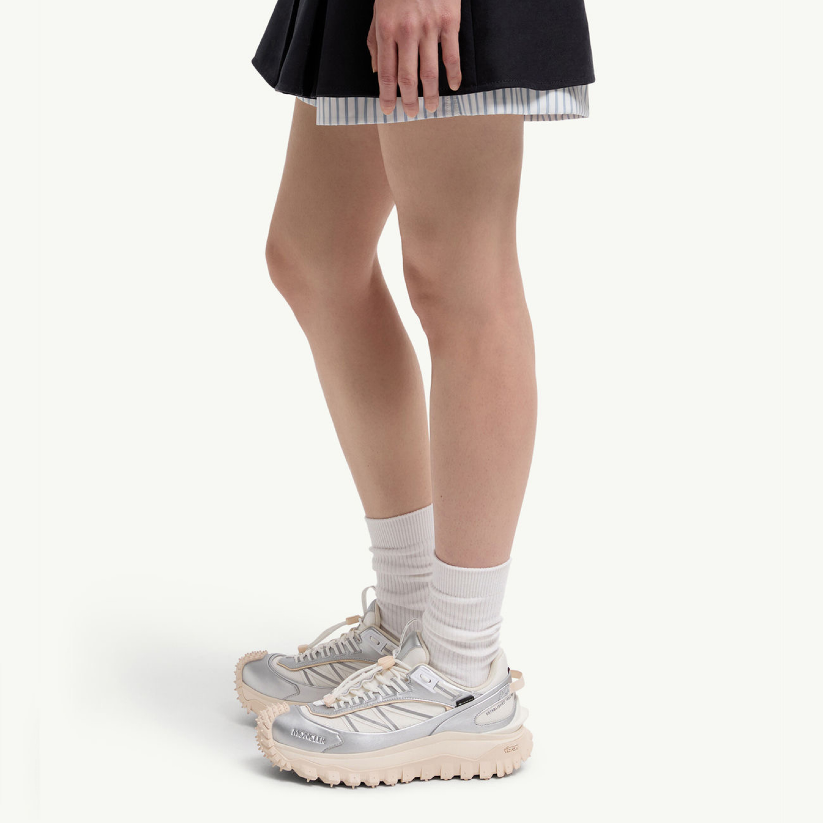 Дамски маратонки Moncler Trailgrip GTX Sneakers K209B4M00130M7184M90 Model View