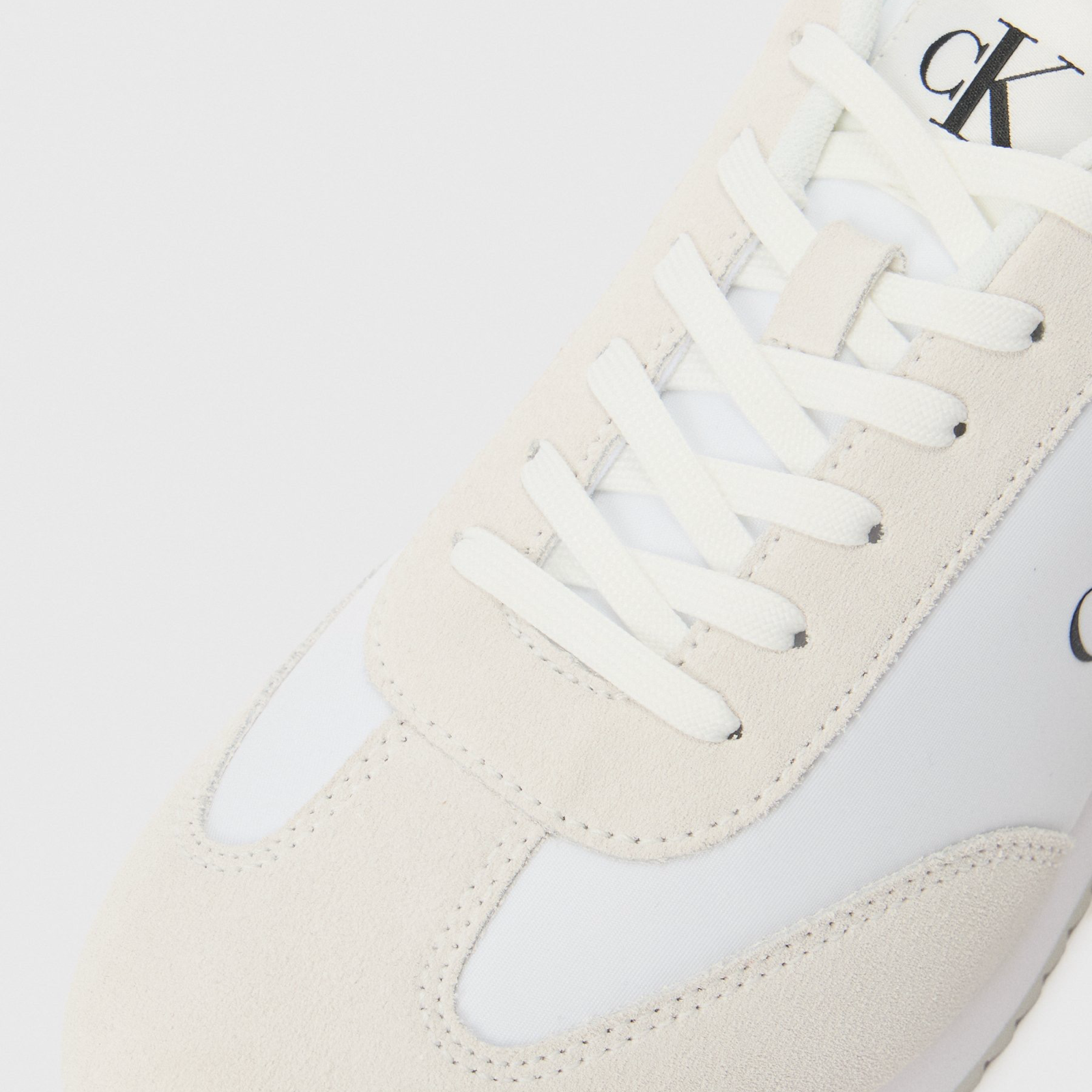 Мъжки бели маратонки Calvin Klein Jeans YM0YM01325 Close-Up