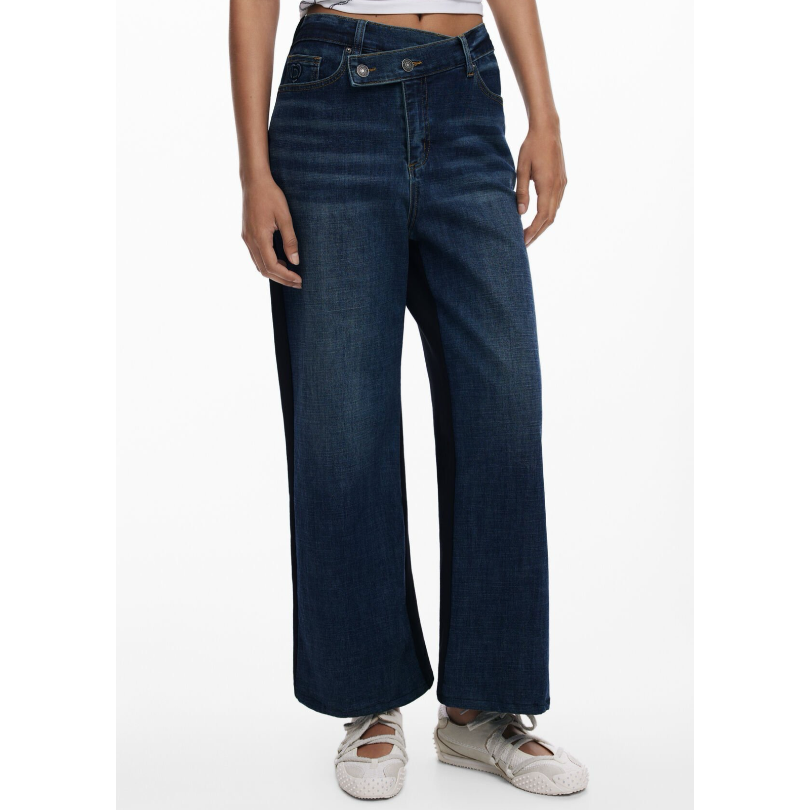 Дамски дънки Desigual Women Jeans
25WWDD14 Front View