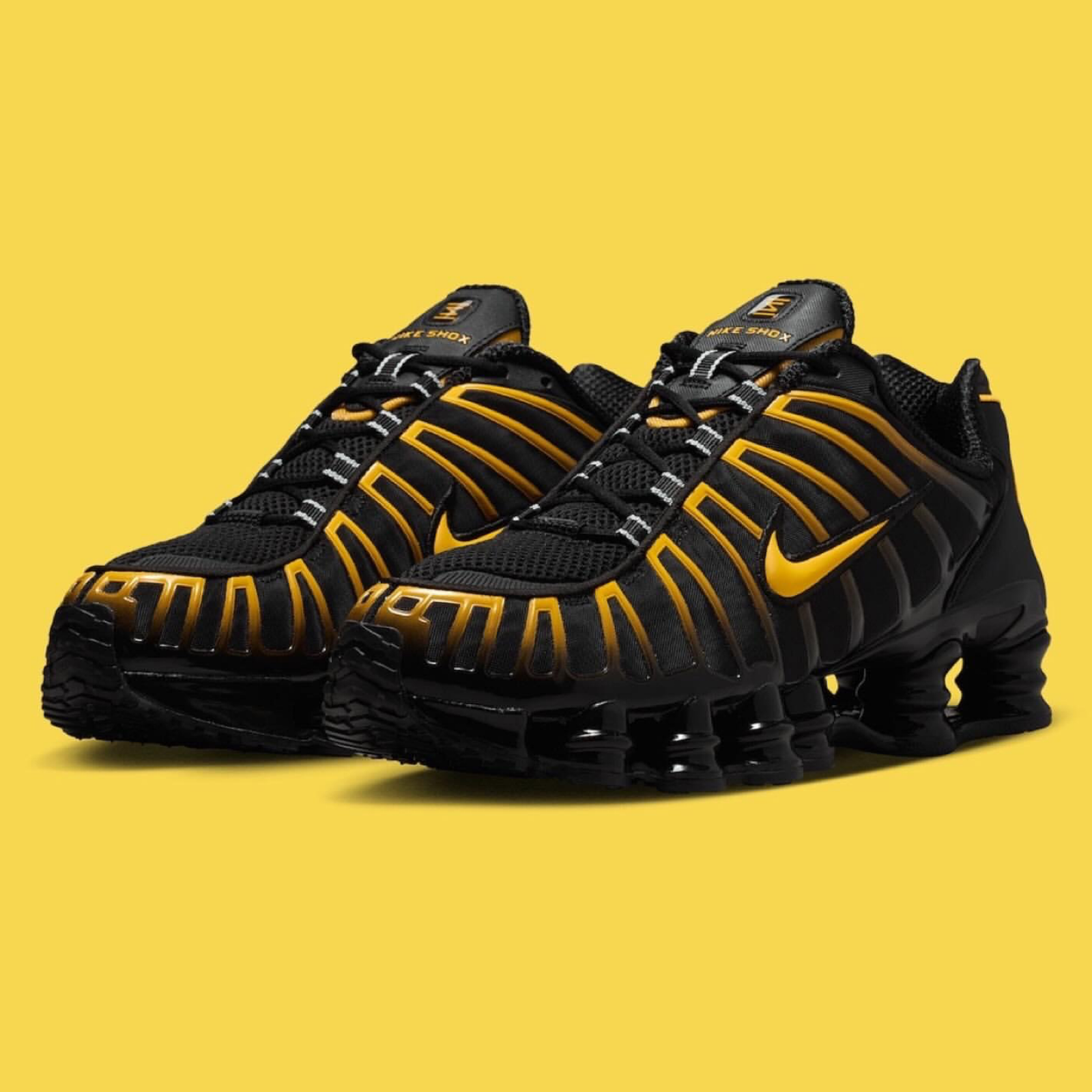 Мъжки маратонки Nike Shox TL Black/University Gold AV3595-013 Lateral View