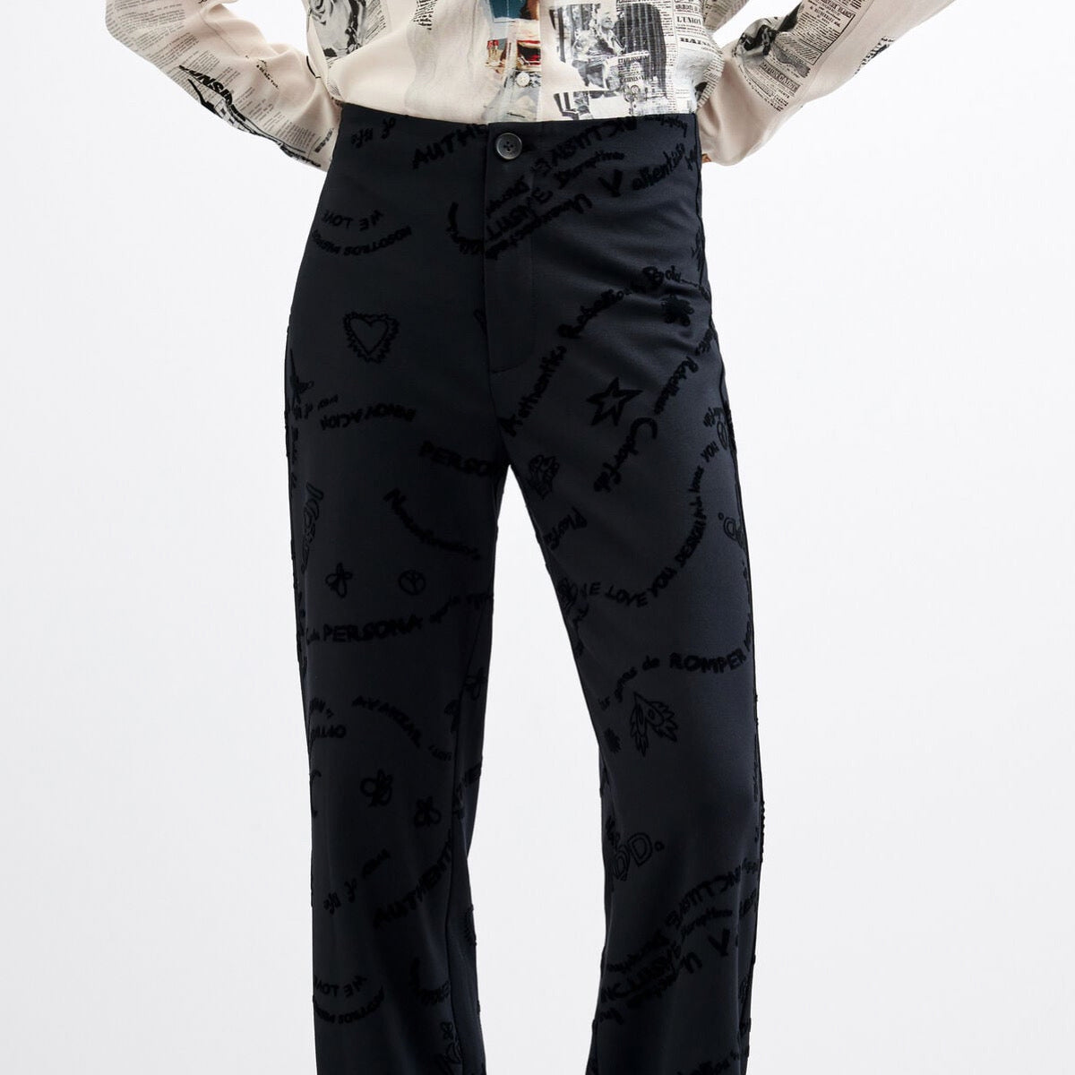 Дамски панталони Desigual women’s trousers 26WWPW12 2000 Model view