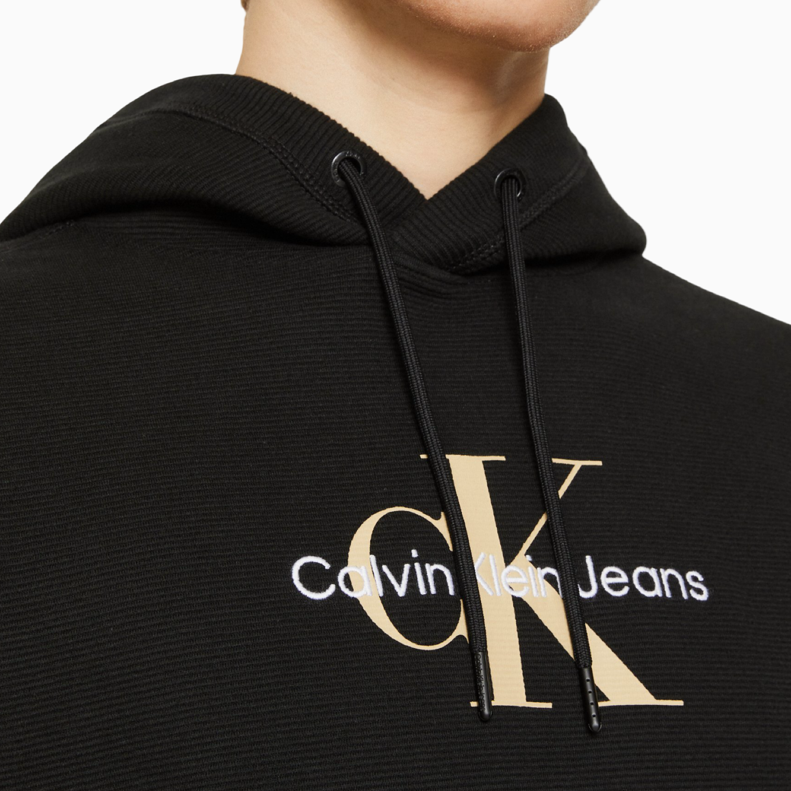 Мъжко черно худи Calvin Klein Jeans Men Hoodie J30J322701 Close-Up