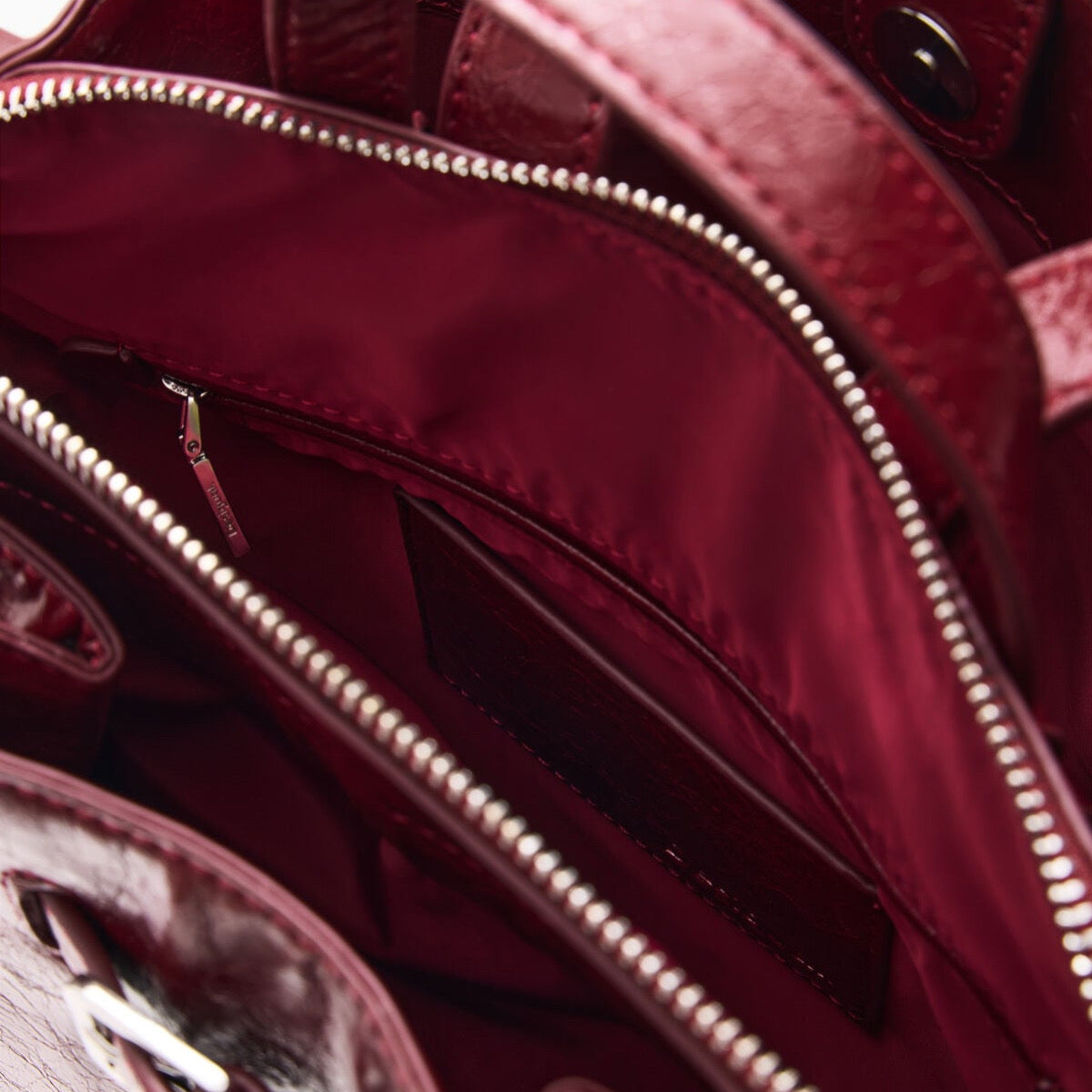 Дамска раница Desigual women’s rucksack 26WAKP14 3032 Inside view
