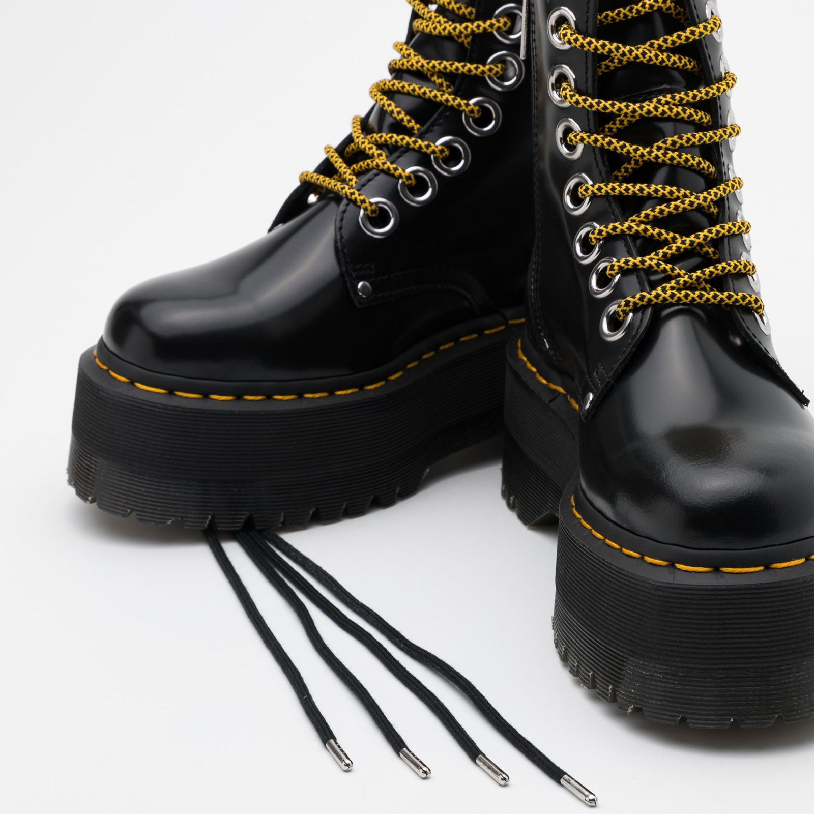 Дамски боти Dr. Martens Women Boots
25566001 Close-Up