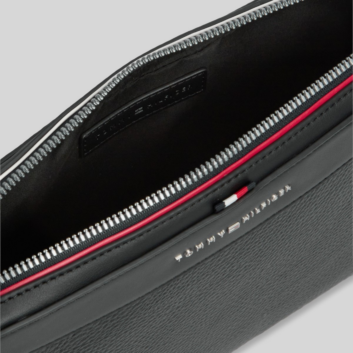 Мъжка клъч чанта Tommy Hilfiger Men Clutch Bag AM0AM14822 BDS Inside View