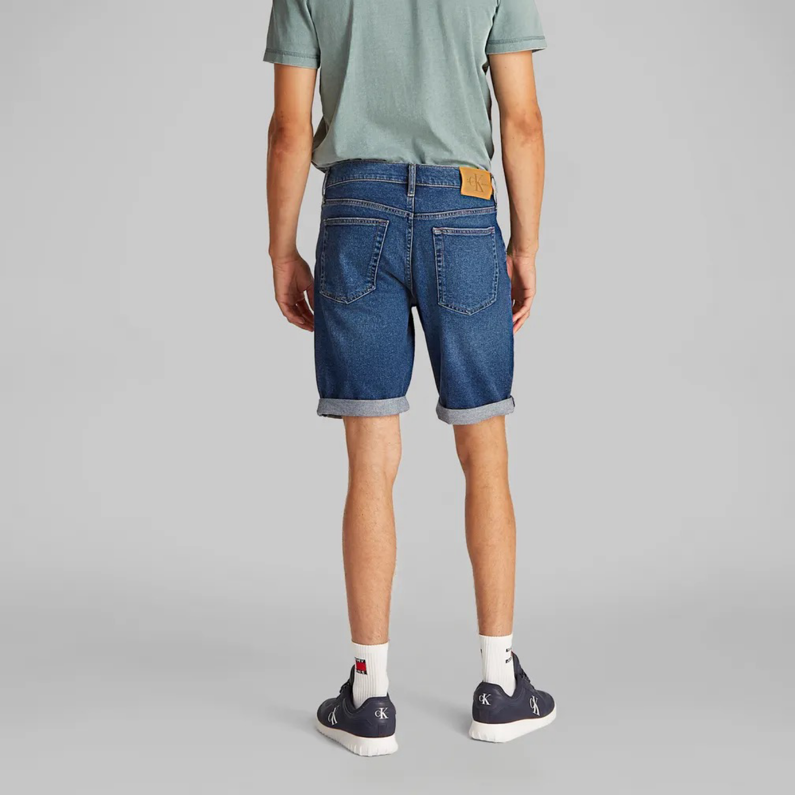 Мъжки дънкови къси панталони Calvin Klein Jeans Men Denim Shorts J30J327184 1BJ Back View