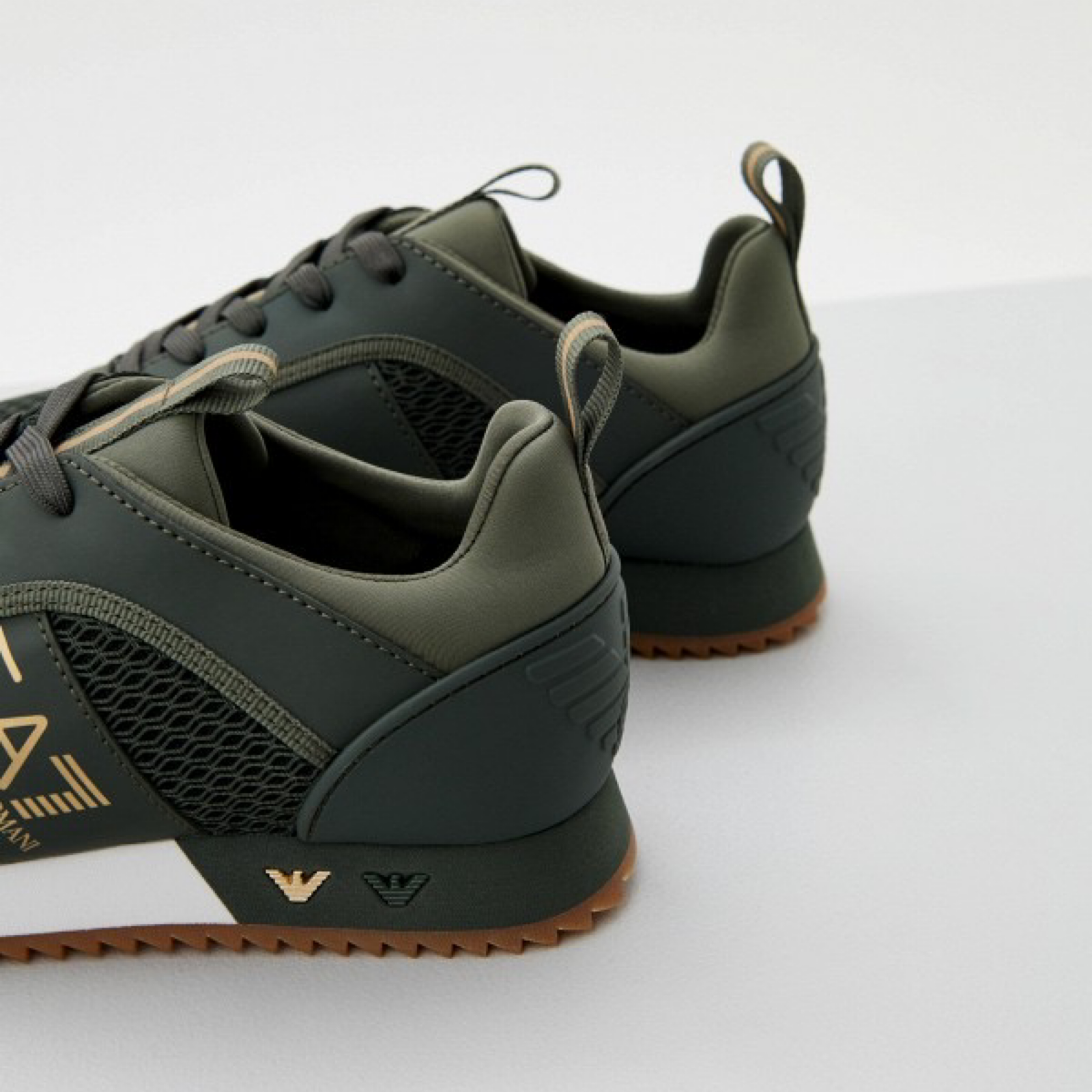 Мъжки зелени маратонки EA7 Emporio Armani Men Sneakers X8X027 XK050 S855 Close-Up