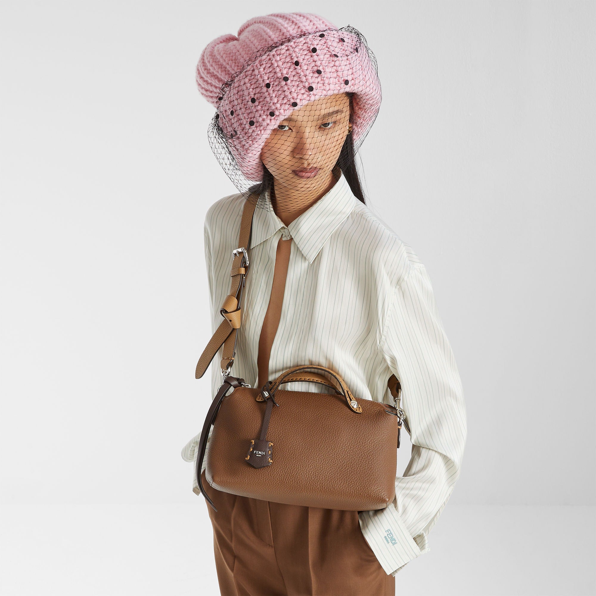 Дамска луксозна чанта Women’s shoulder bag Fendi By the way Selleria 8BL155AV1JF1TVA Brown lifestyle view