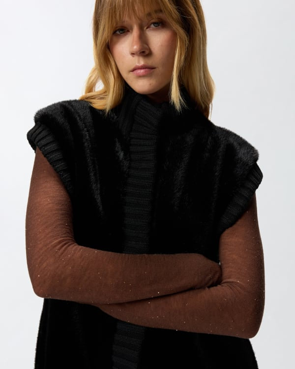 Дамски елек Women’s long vest in faux fur PINKO 105402A2PIZ99 Black close up view
