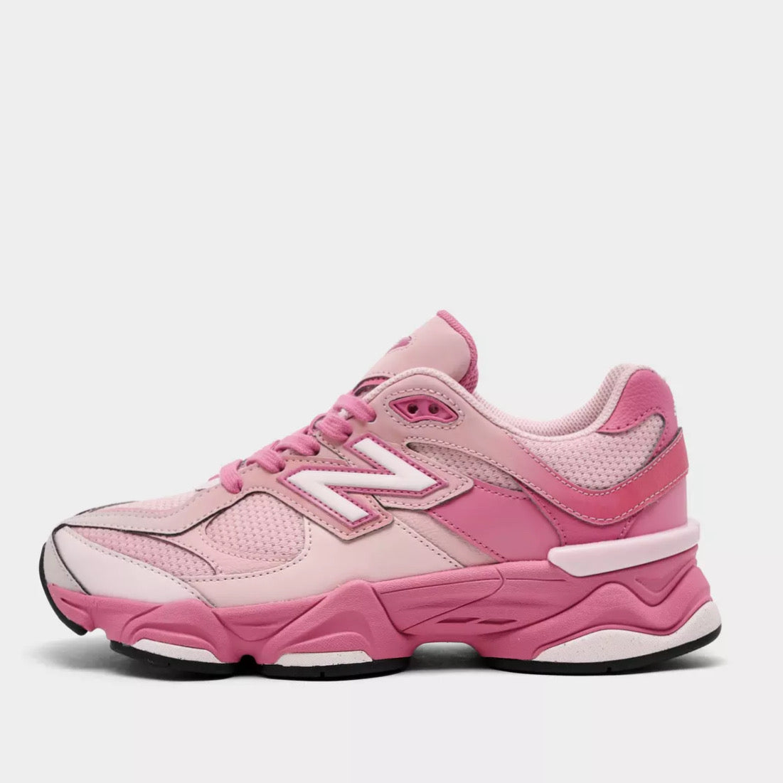 Дамски розови маратонки New Balance 9060 Women Sneakers G90603I0 Lateral View