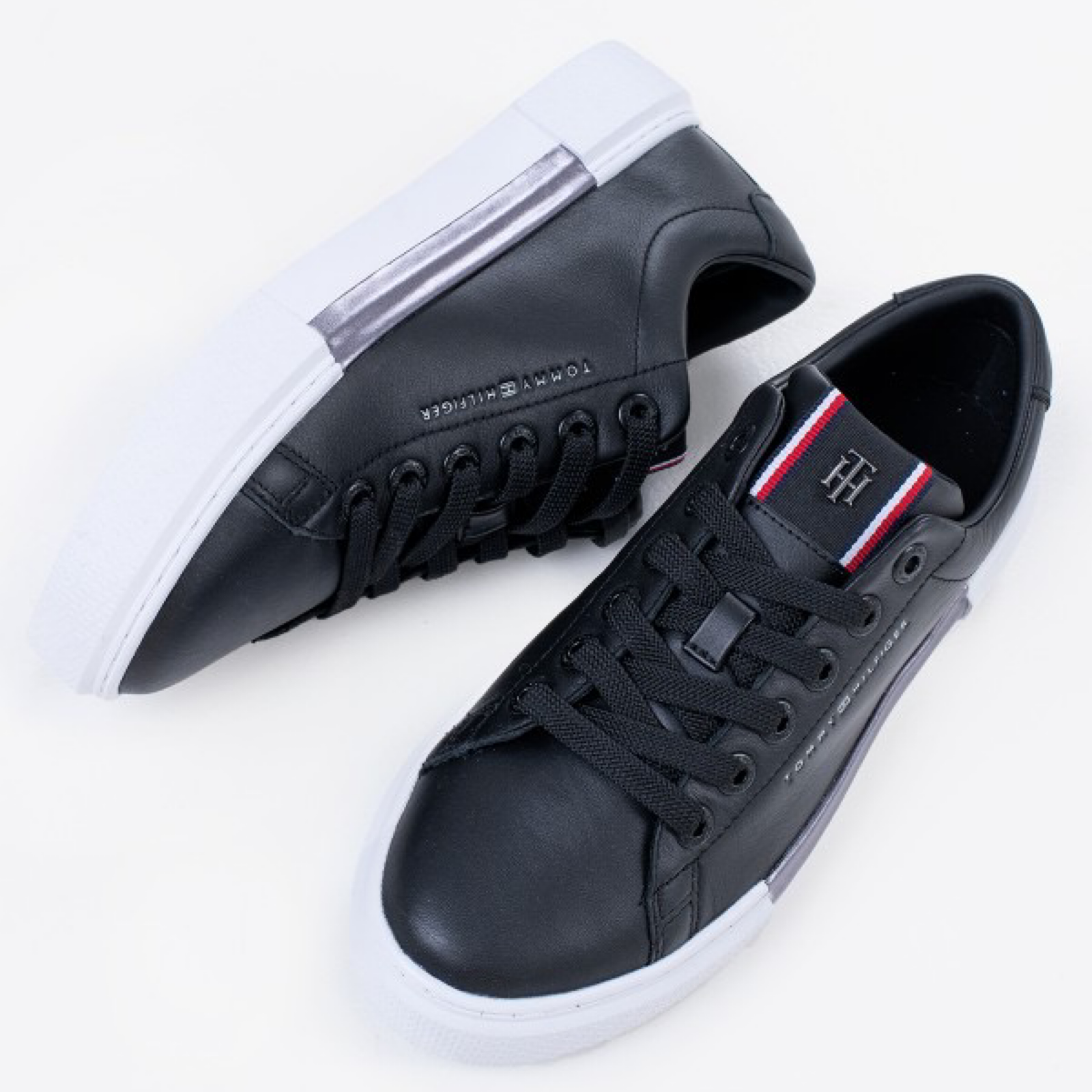 Дамски черни кецове Tommy Hilfiger FW0FW06075F Top View