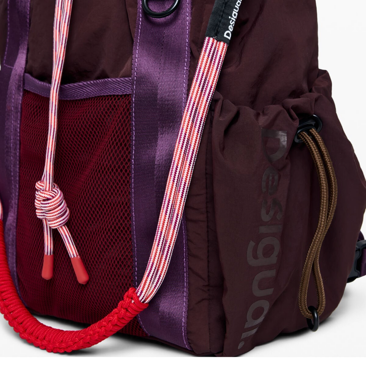 Дамска раница Desigual Women Rucksack 26SAKY12 3004 Close-Up