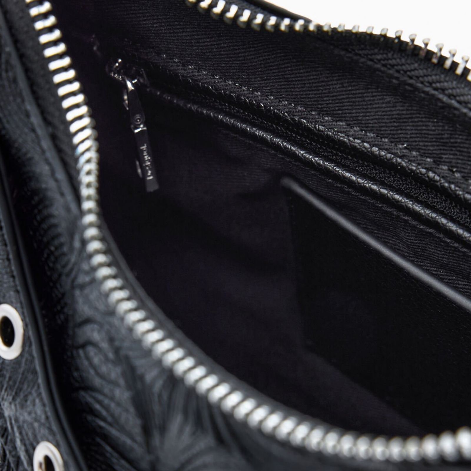 Дамска чанта Desigual Women Handbag 26SAXP37 2000 Inside View