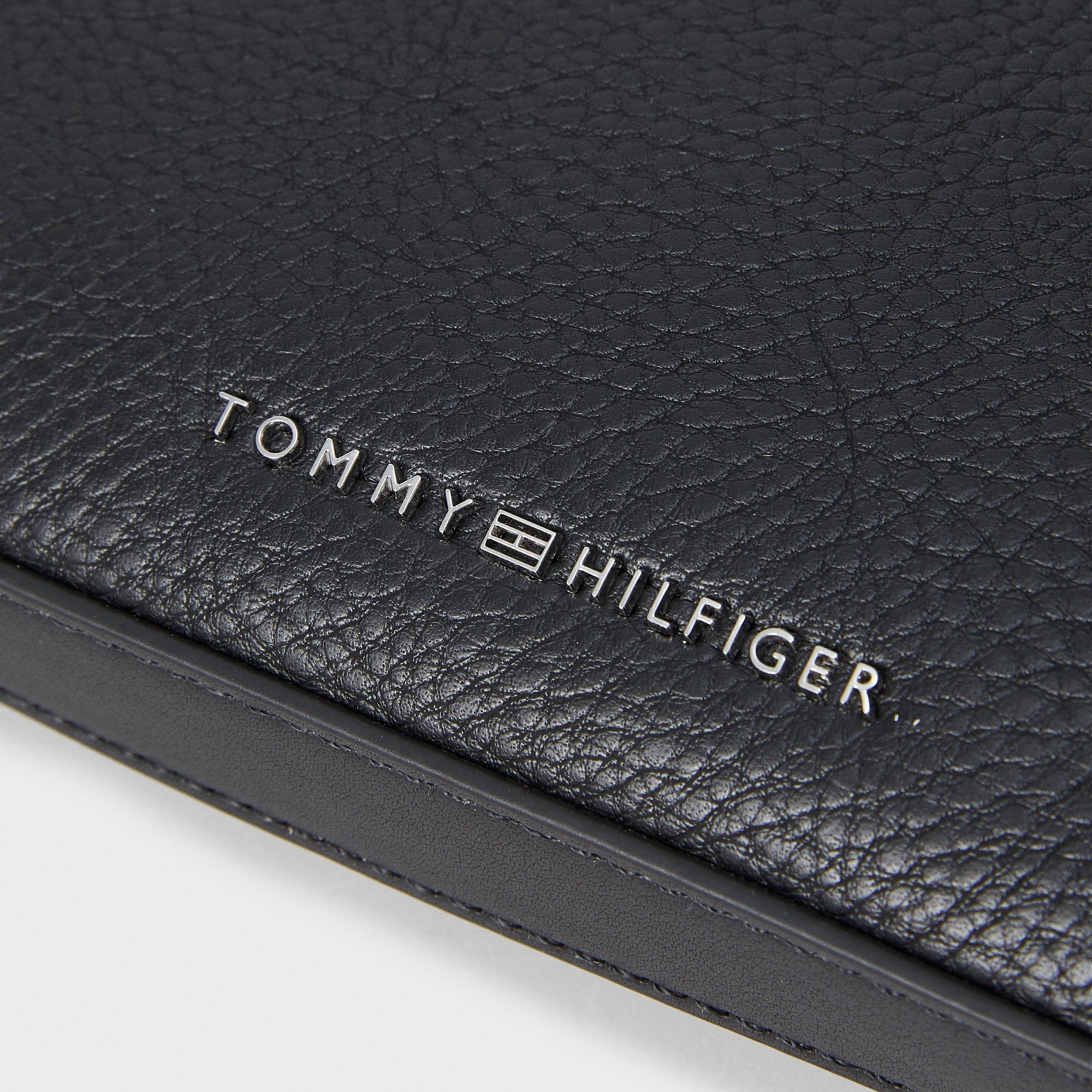 Мъжка клъч чанта Tommy Hilfiger AM0AM13523 Close-Up