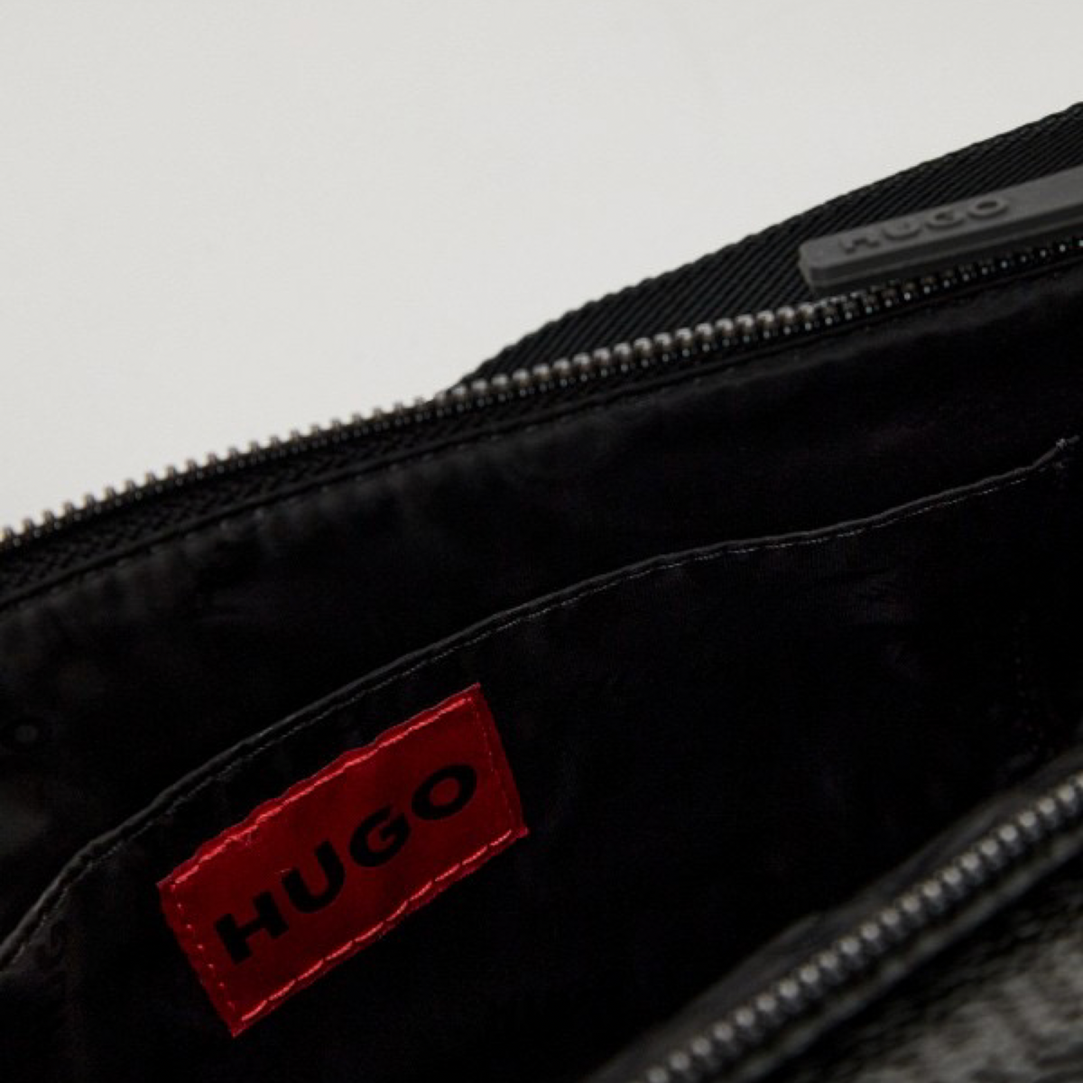 Мъжка чанта Hugo Men Waist Bag Ethon 2.0 50568330 002 Inside View