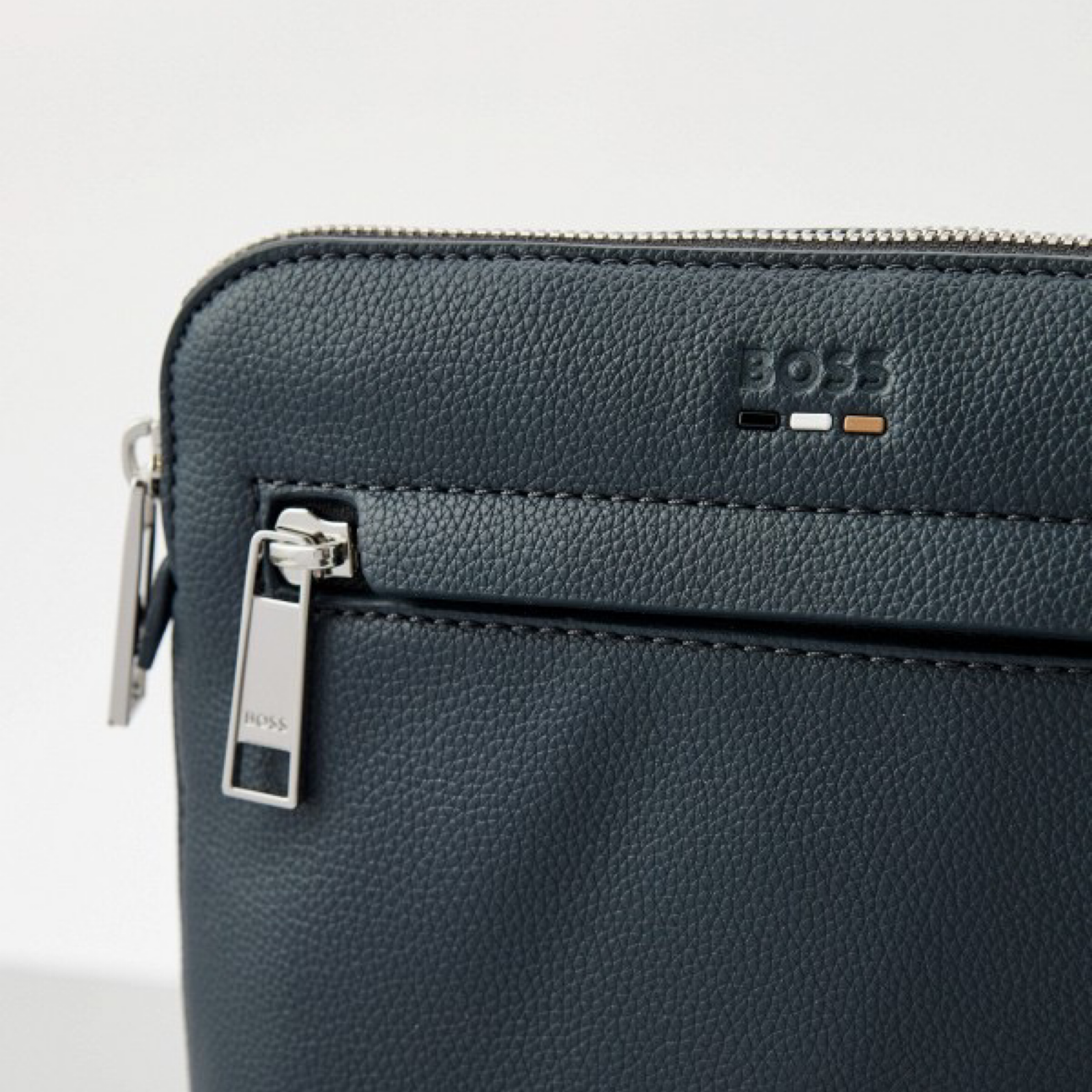 Мъжка синя чанта Boss Bag 50536477 Close-Up