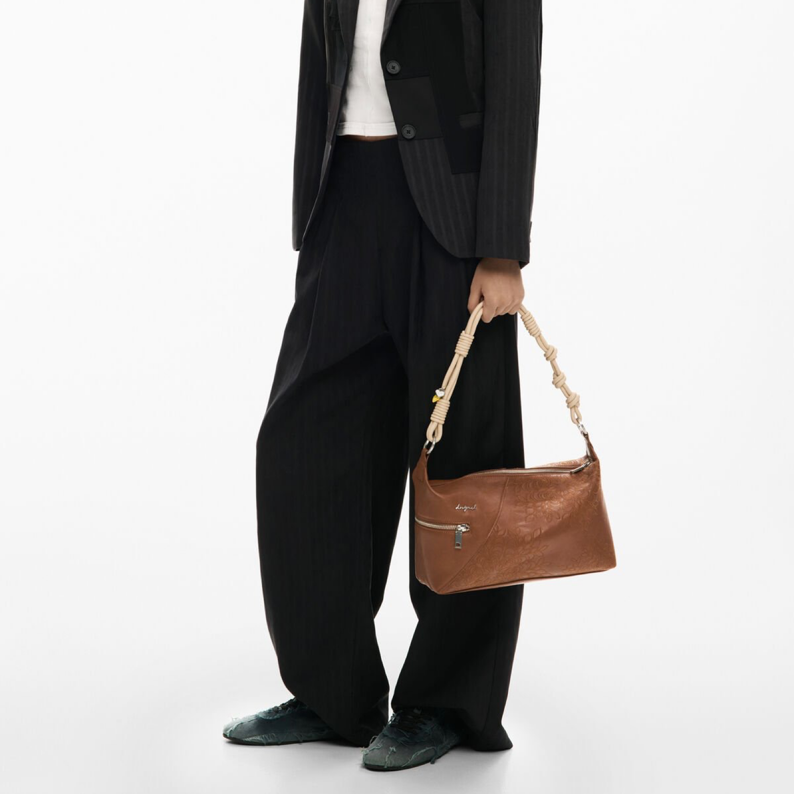 Дамска кафява чанта Desigual Women Handbag 26SAXPB6 6011U Hand View