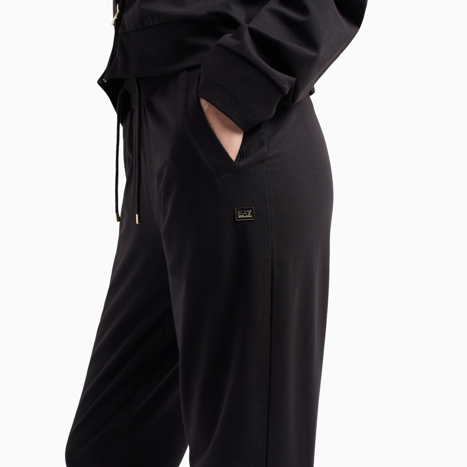 Дамски черен екип EA7 Emporio Armani Women Tracksuit 7W000085 AF13135 UC001 Close-Up