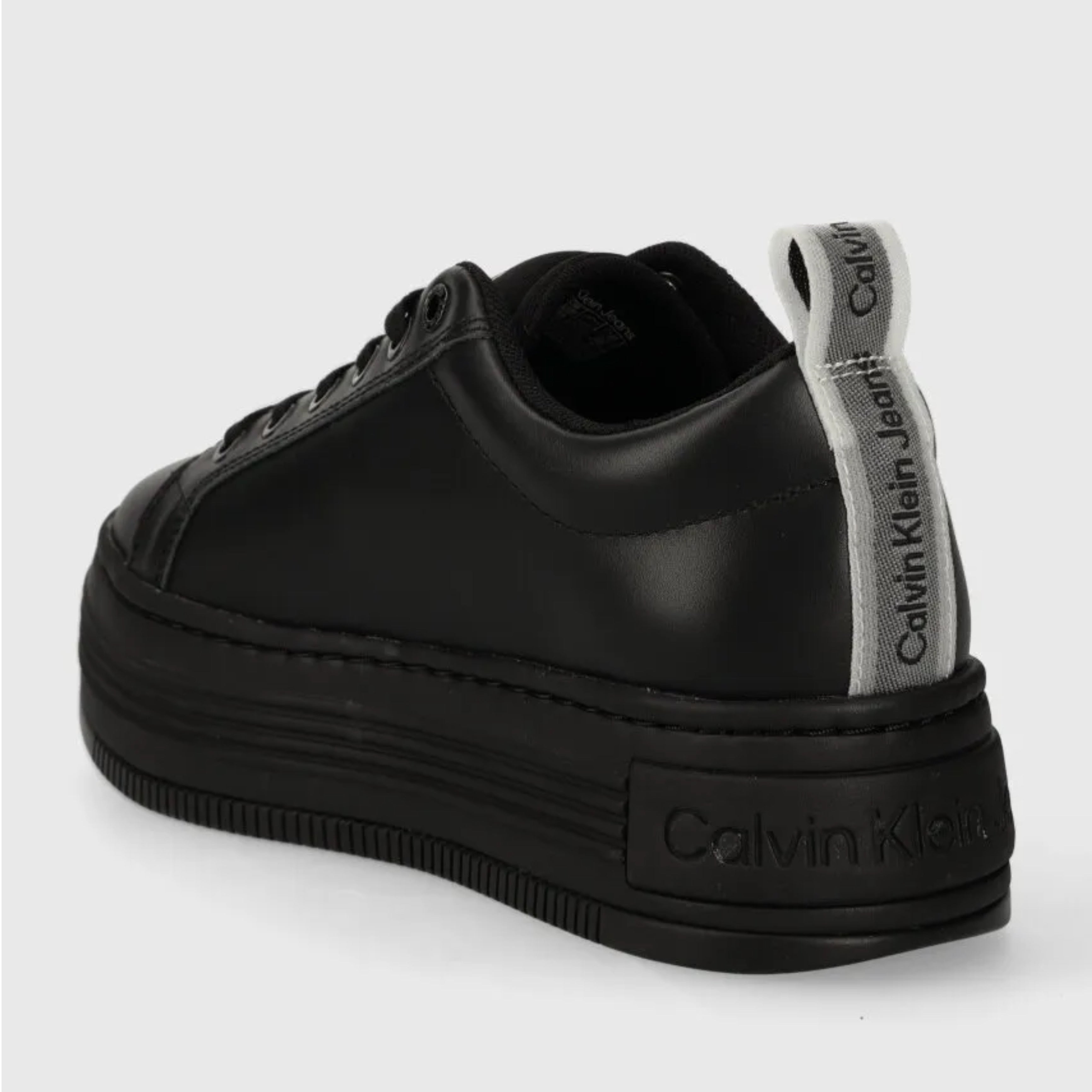 Дамски кецове сникърси с висока подметка Calvin Klein Jeans YW0YW01309 в черно