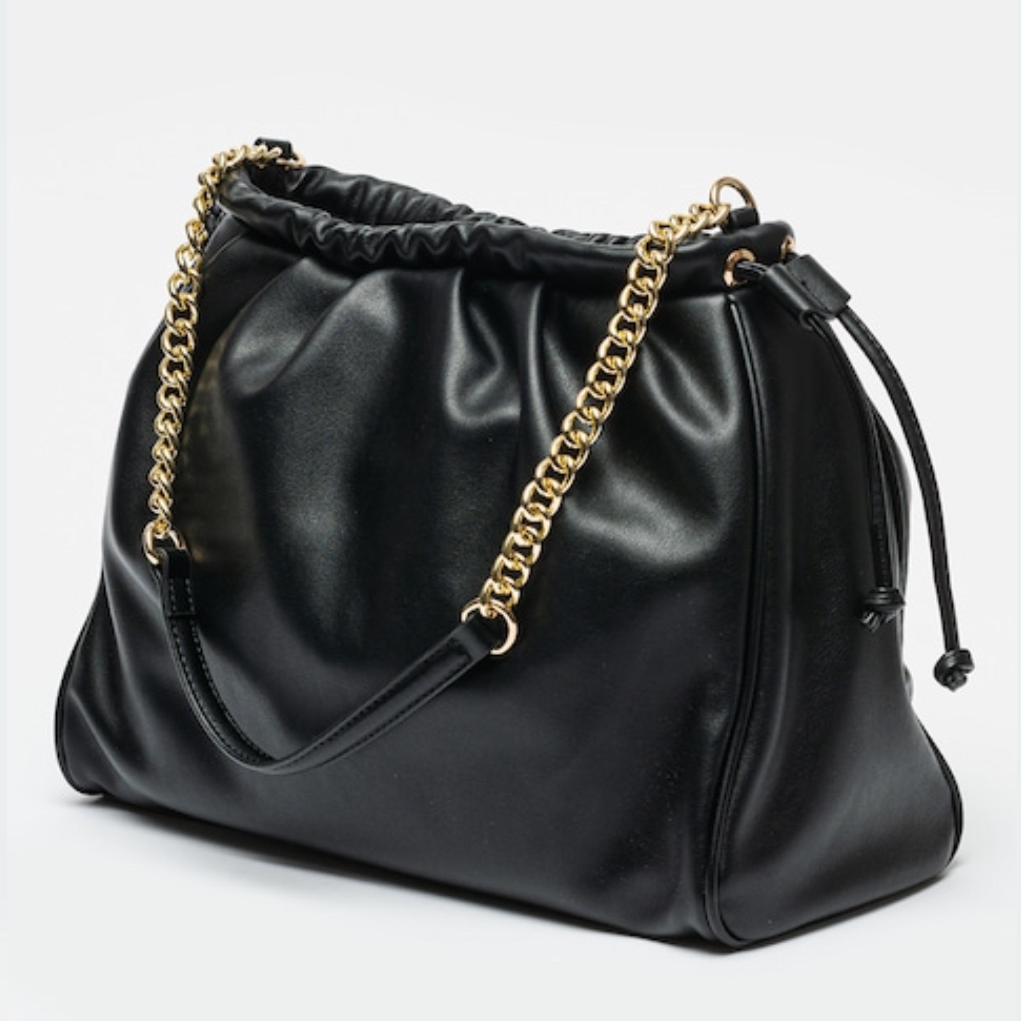 Дамска чанта в черно Women’s handbag Valentino Oxford VBS7LT02 Black