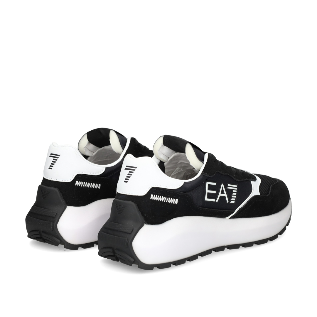 Мъжки маратонки EA7 Emporio Armani
X8X186 XK401