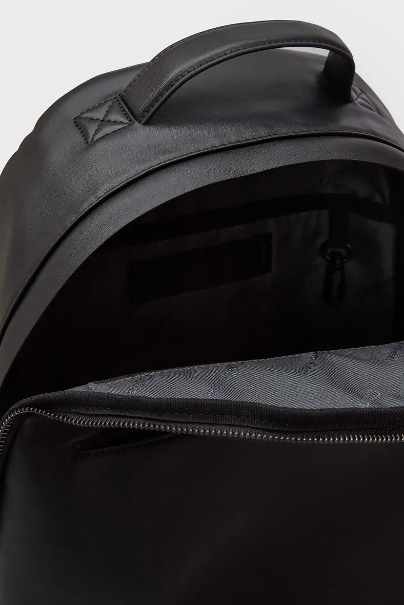 Мъжка раница Men’s rucksack Calvin Klein
K50K511212 BEH inside view