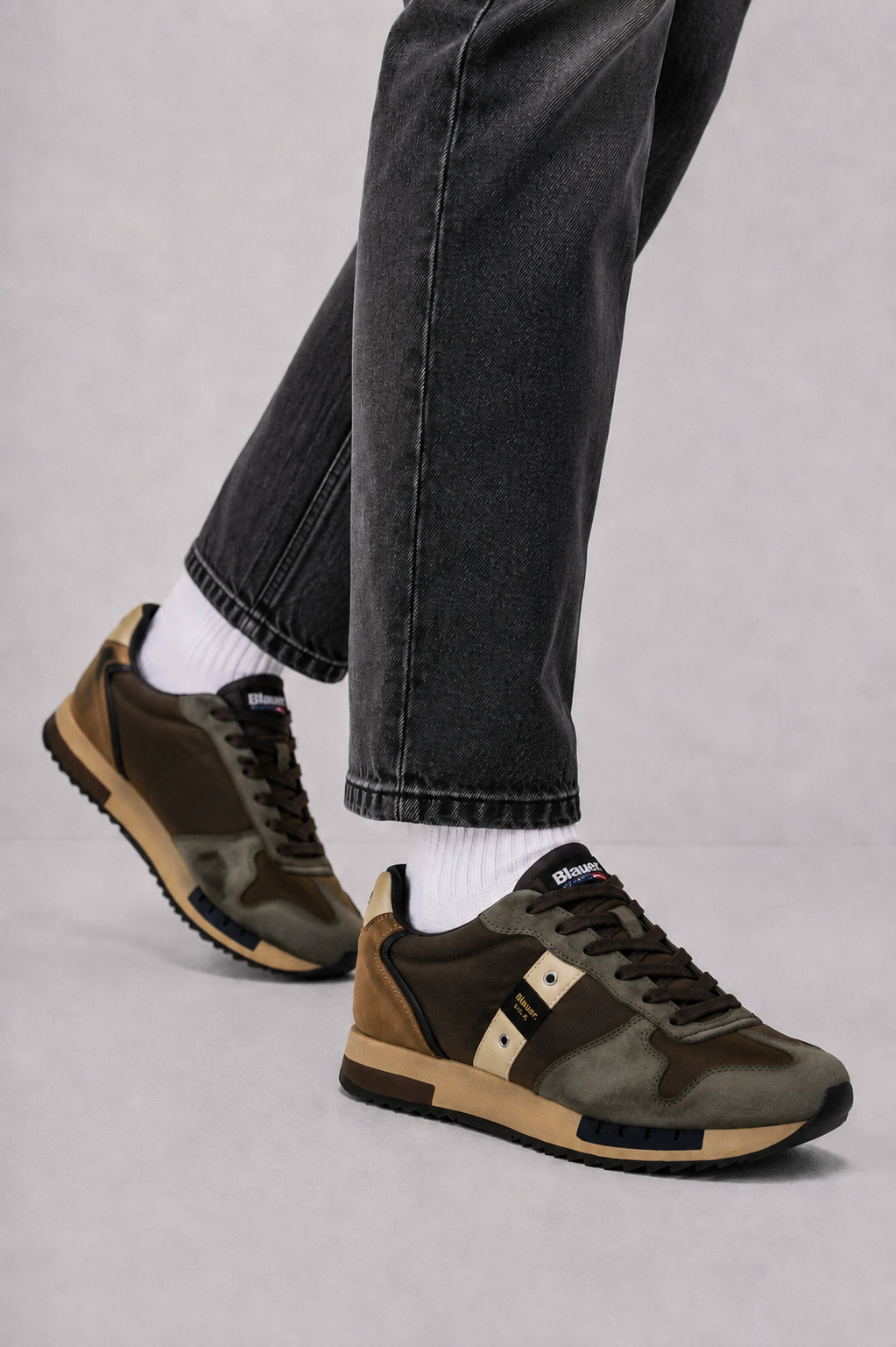 Мъжки маратонки Men’s sneakers Blauer F6QUEENS01WAX Brown / Military Green lifestyle view 1