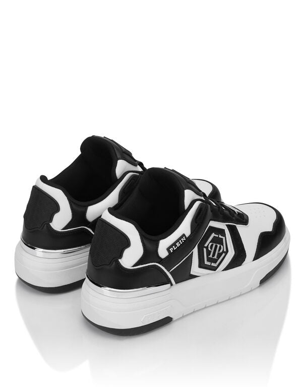Мъжки кецове Men_s_sneakers_Philipp_Plein_SAFSUSC0925PTE003N0102_White_Black_heels_view