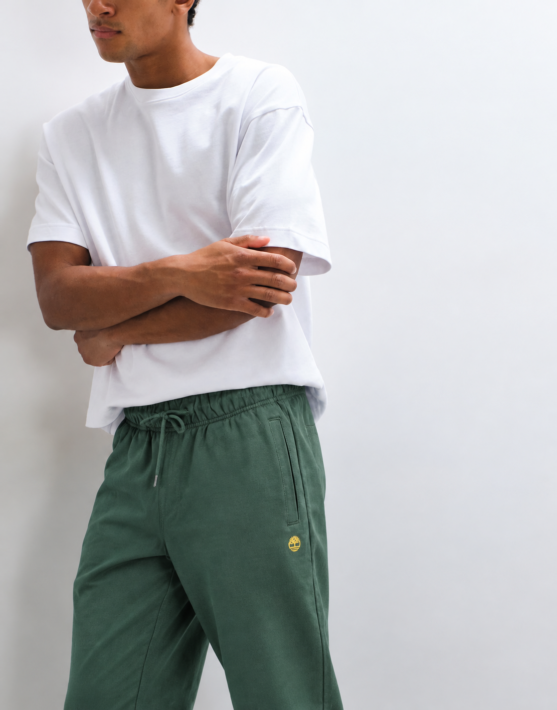 Men’s sweatpants Timberland
TBC0YHBW EA1 Green close up view