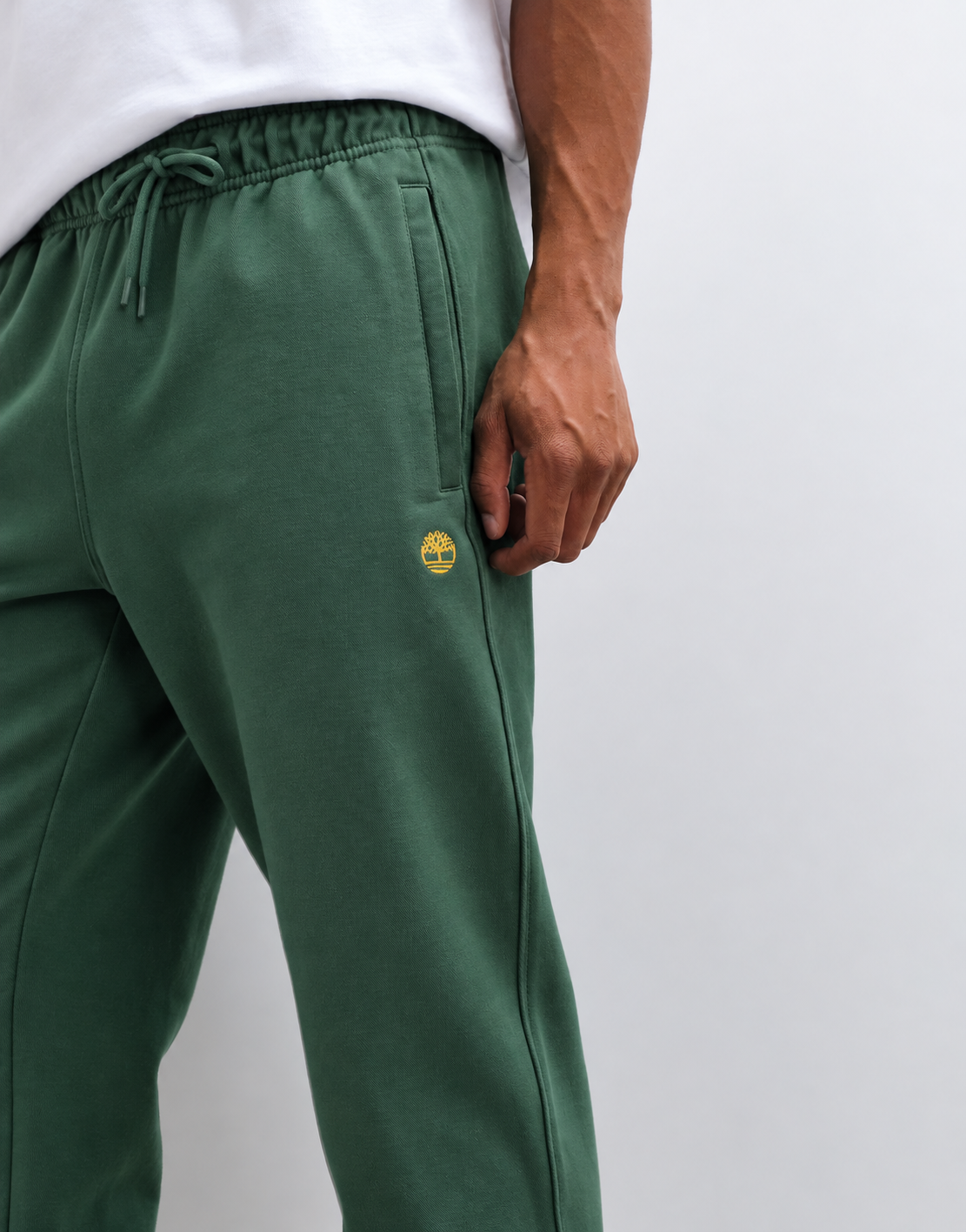 Men’s sweatpants Timberland
TBC0YHBW EA1 Green detail view