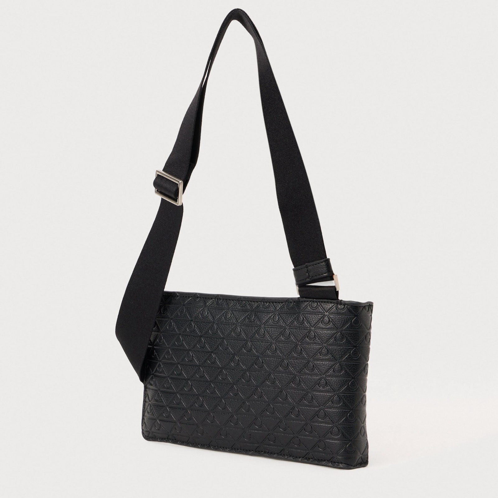 Мъжка чанта Men’s waist bag Calvin Klein
LV04D3277G Black back view