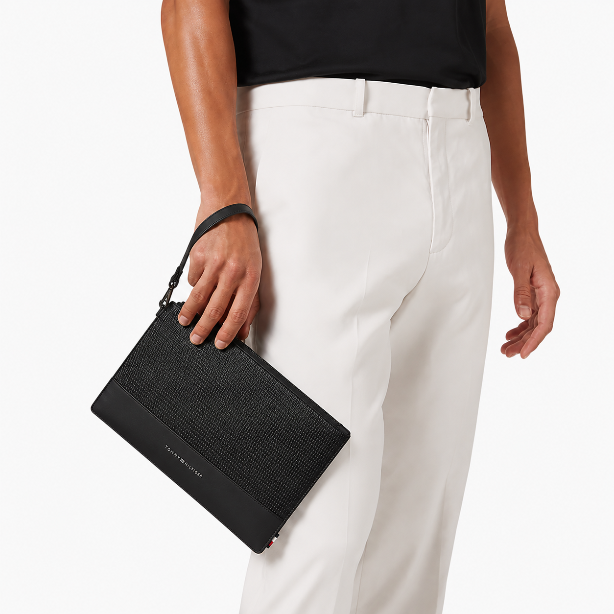 Мъжка клъч чанта Men’s woven clutch bag Tommy Hilfiger AM0AM14145 BDS lifestyle view