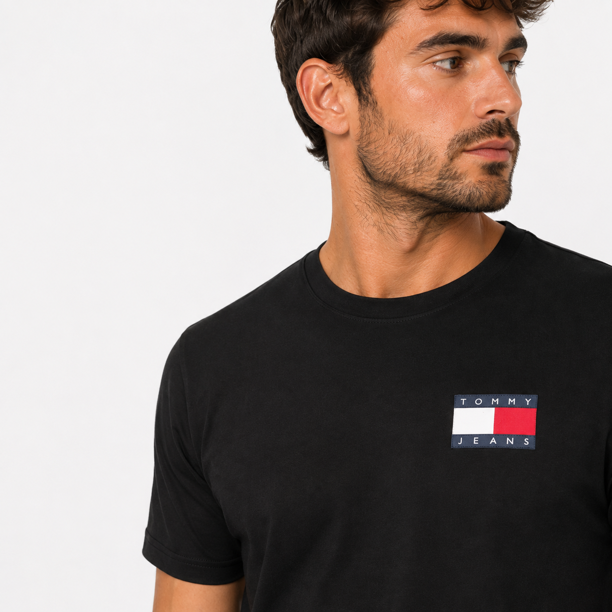 Мъжка черна тениска Tommy Hilfiger Jeans Men T-shirt DM0DM20740 BDS Close-Up