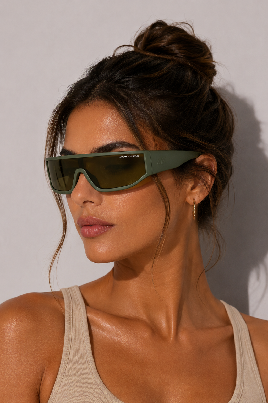 Слънчеви очила Unisex sunglasses ARMANI EXCHANGE AX4153S U83708 Green women lifestyle view