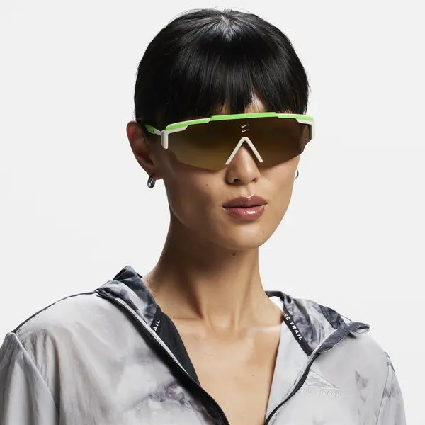 Слънчеви очила Unisex sunglasses NIKE MARQUEE MFN0302398 women lifestyle view