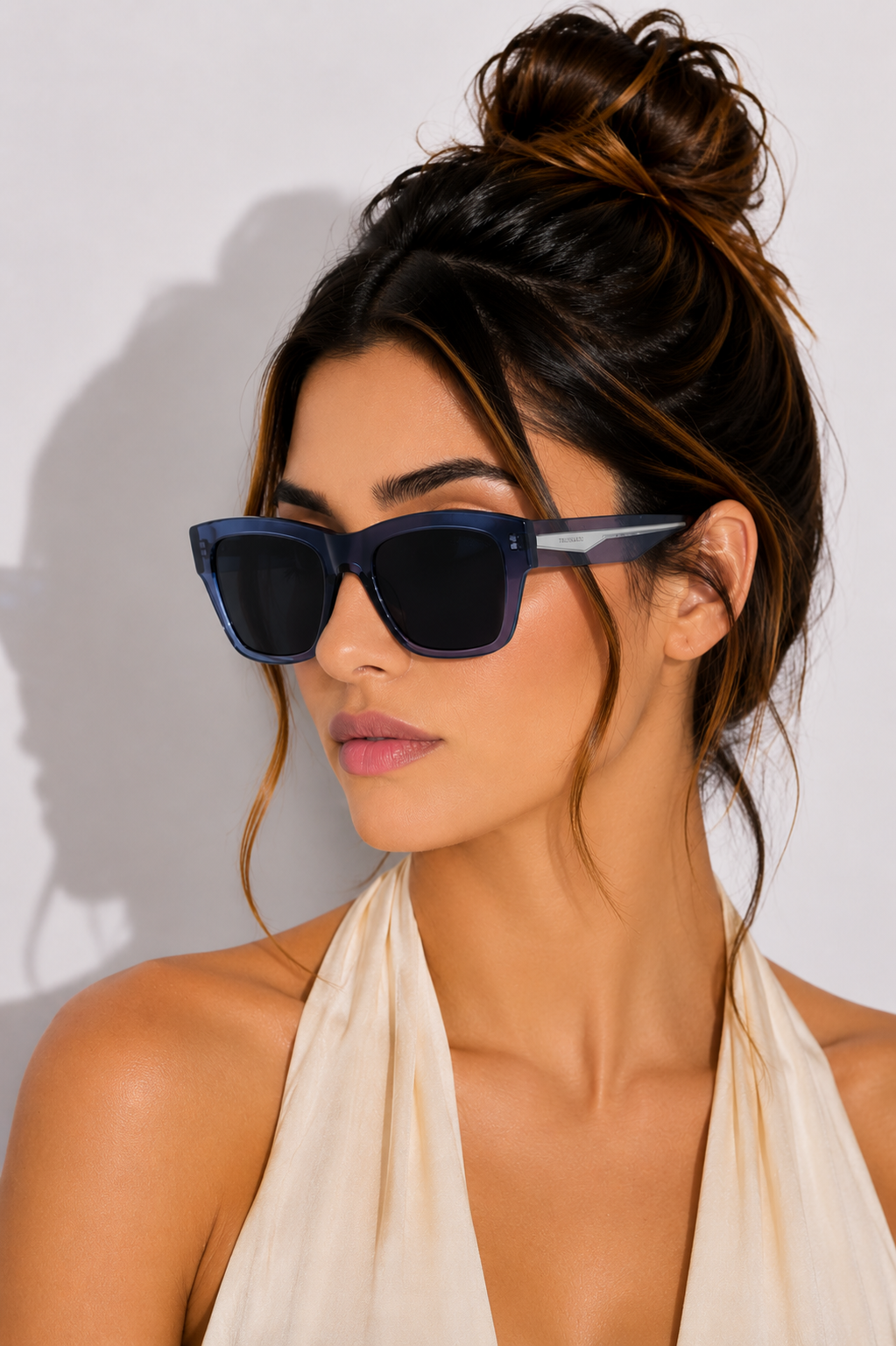 Слънчеви очила Unisex sunglasses Trussardi
TSU9032 T02 Blue women lifestyle view