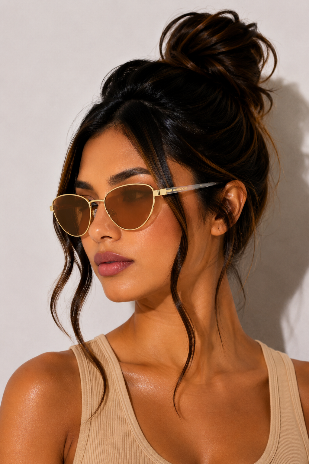 Дамски слънчеви очила Women’s Metal sunglasses MICHAEL KORS Lausanne MK-1170 Golden lifestyle view