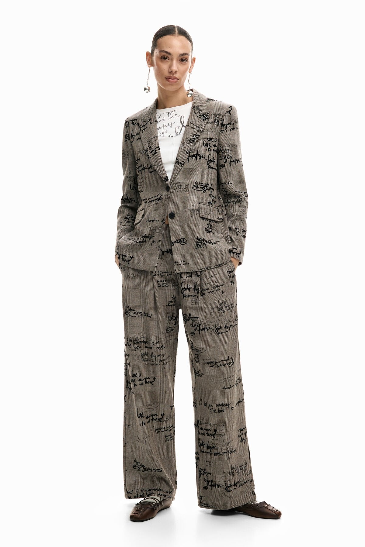 Дамско сако Women’s blazer Desigual
26SWEW032007 head to toe view