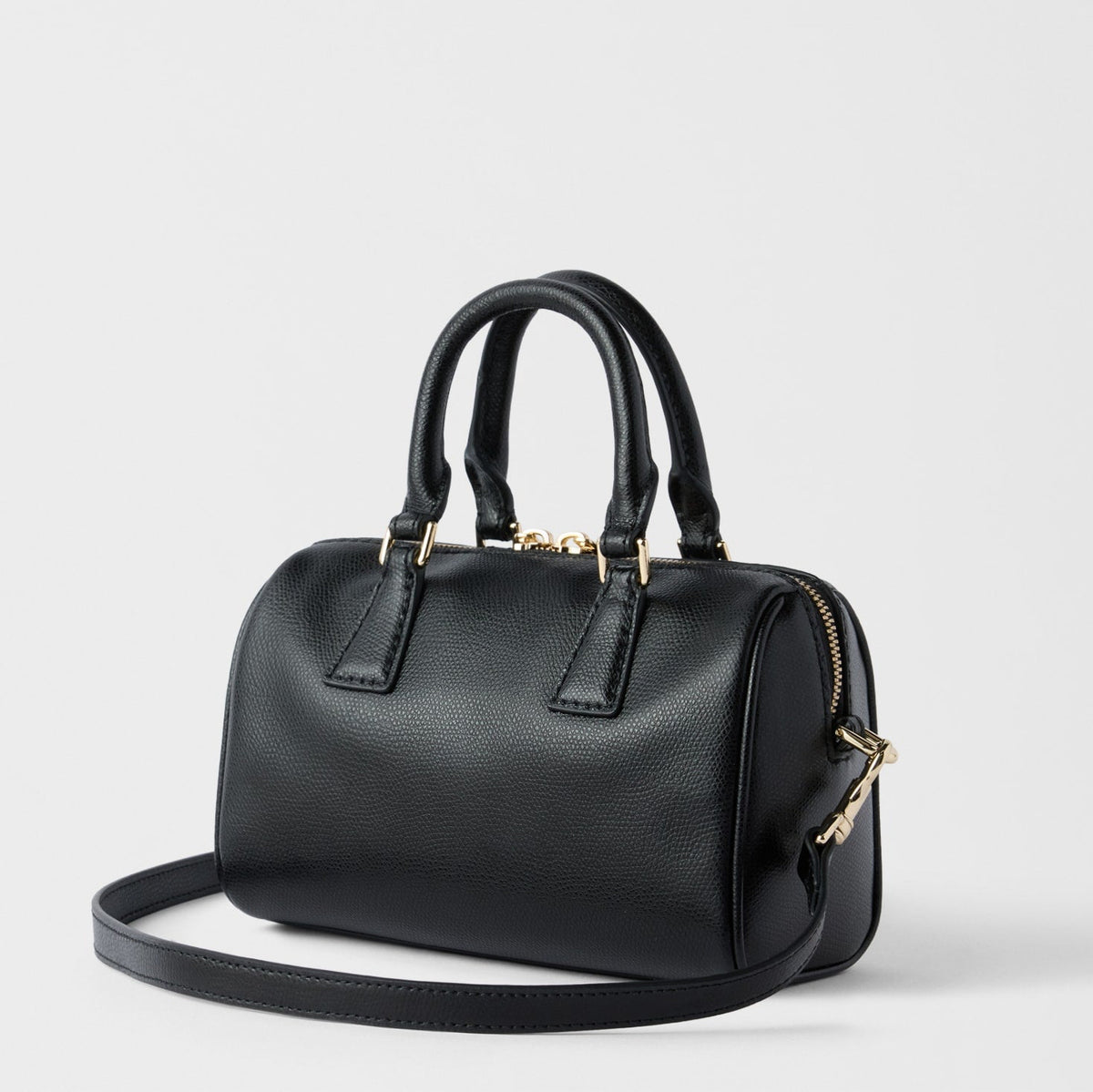 Women’s handbag Furla Olivia Boston Mini
WE00933_AX0023_1007_O6000 Back view