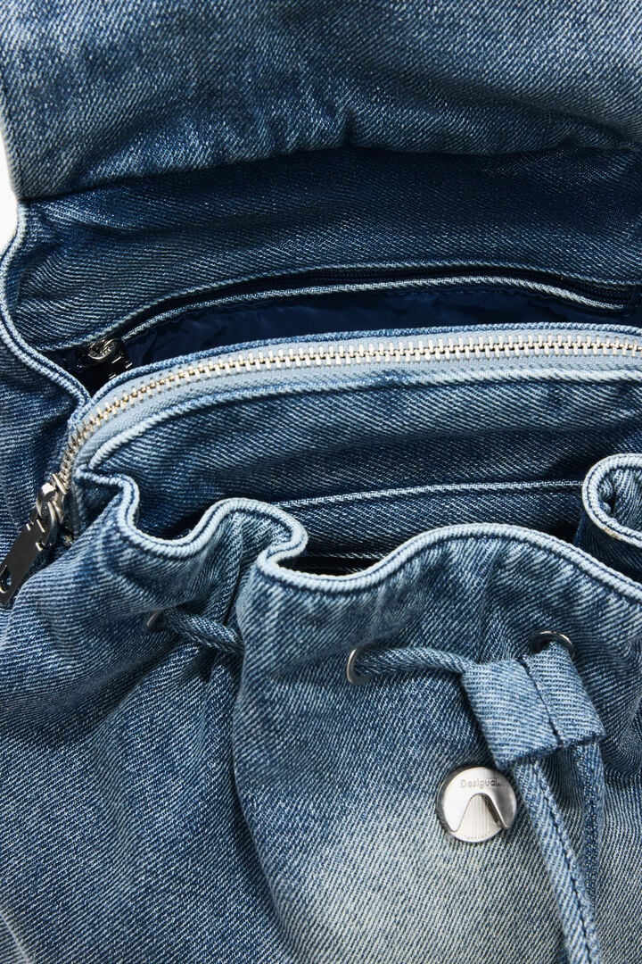 Дамска раница Women’s rucksack Desigual
26SAKD07 5005 Light Blue Denim top view