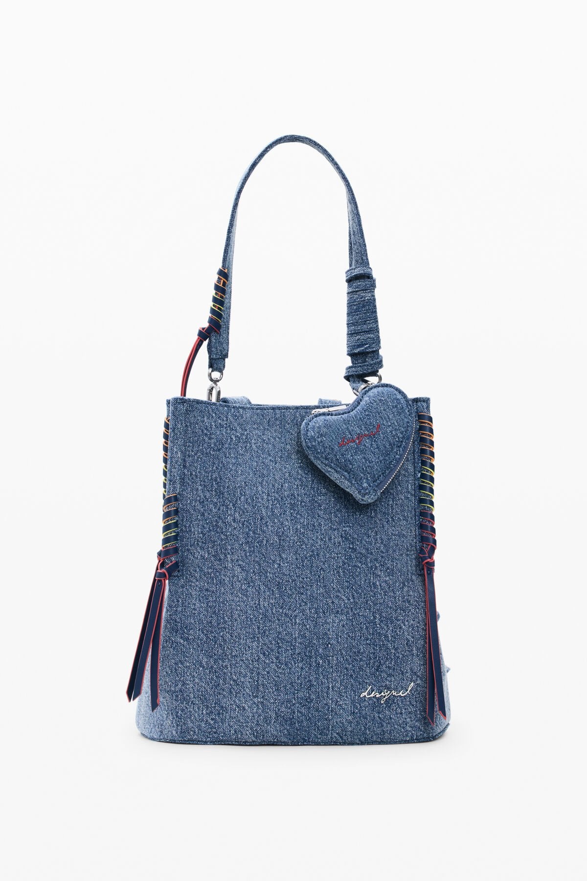 Дамска раница Women’s rucksack Desigual
26SAKD08 5005 Denim Blue lifestyle view