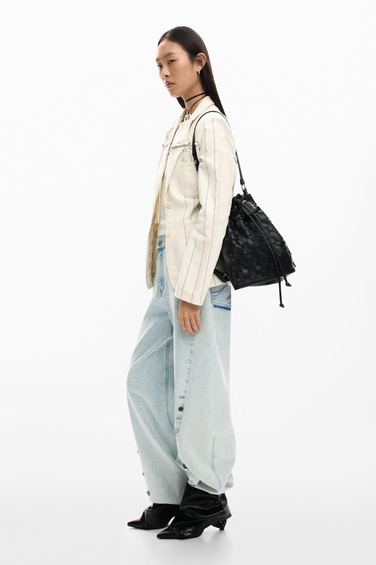 Дамска раница Women’s rucksack Desigual
26SAKP132000 Black head to toe view