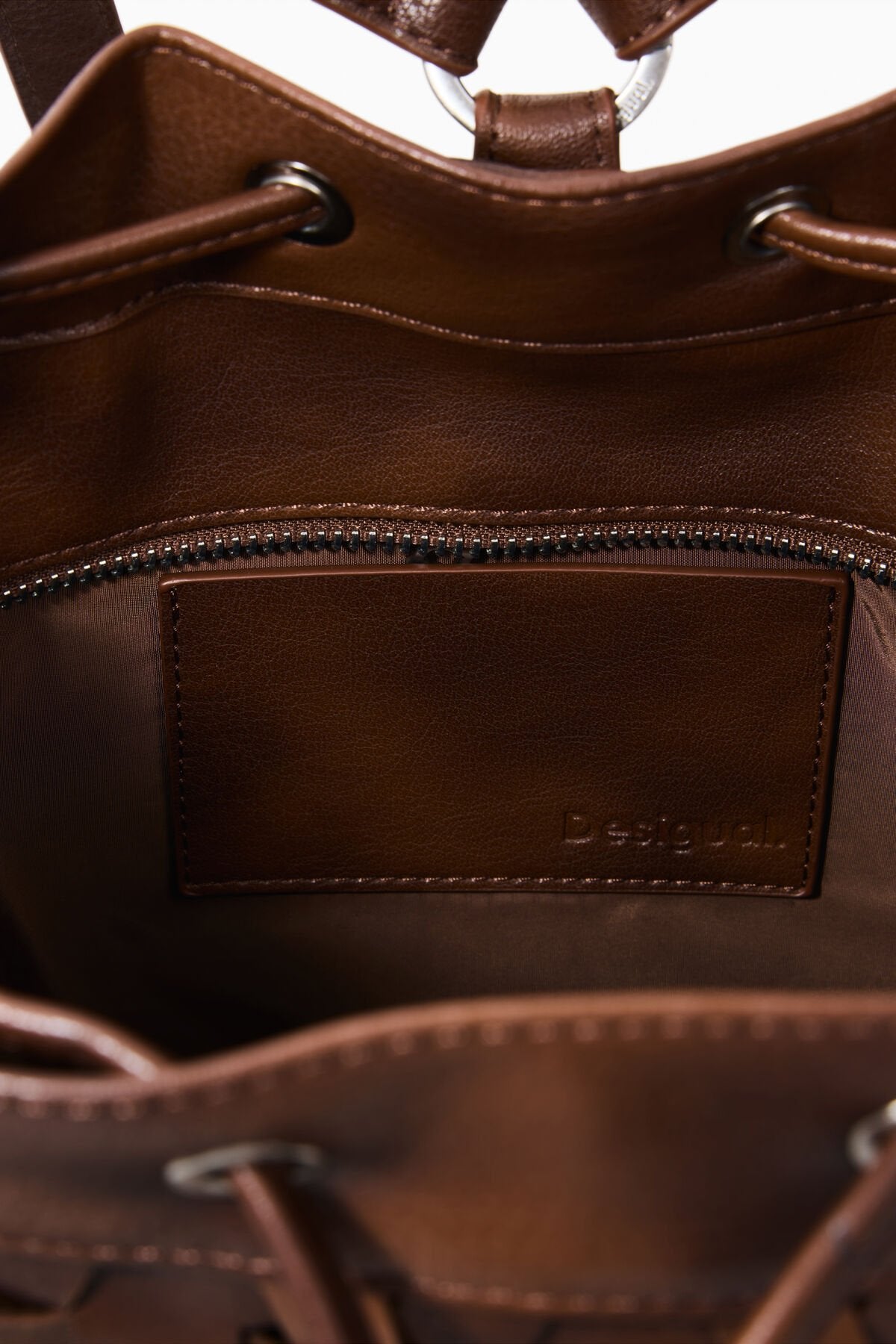 Дамска раница Women’s rucksack Desigual
26SAKP14 6064 Brown inside view