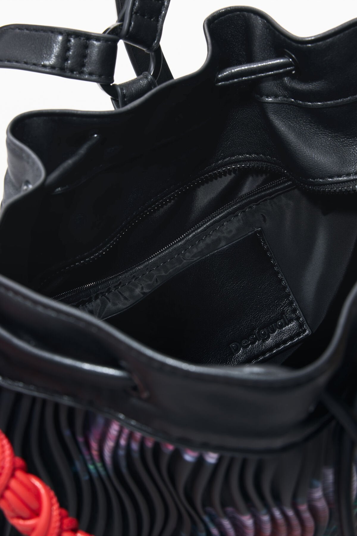 Дамска раница Women’s rucksack Desigual
26SAKP28 2000 inside view