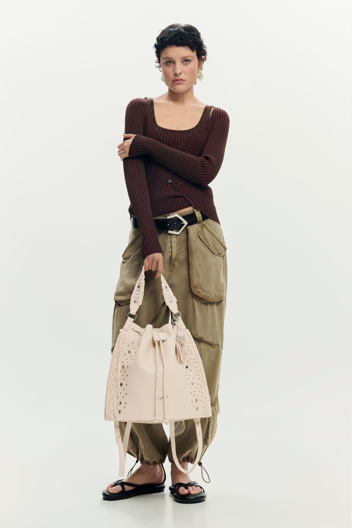 Дамска раница Women’s rucksack Desigual
26SAKP33 1008 head to toe view